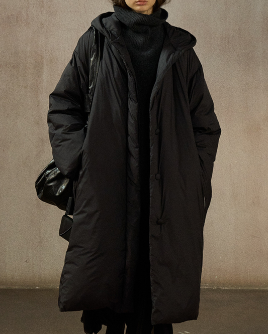 【着ぶくれしない美ライン】フーディーストラップ ロングダウン 10281|ウエスト絞りでスタイルアップ