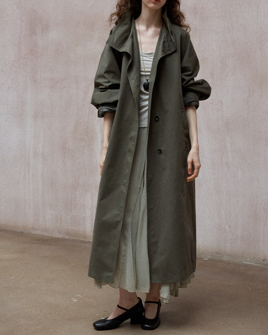 【脱・定番トレンチ】スタンドカラーシングルブレストロングジャケット 10110|周りと差がつくスマートな立ち襟デザイン