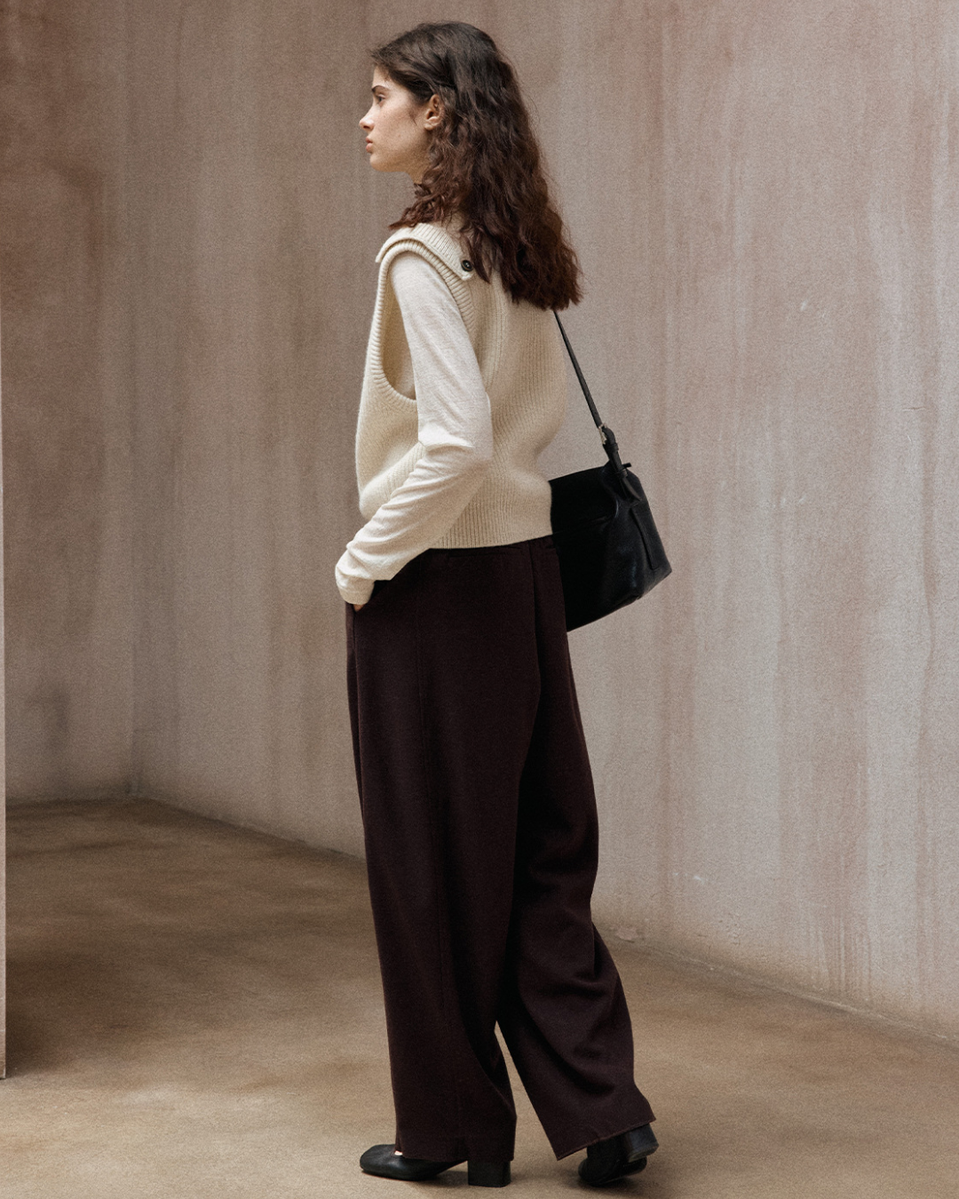 ストラクチャーショルダーニットベスト 10382