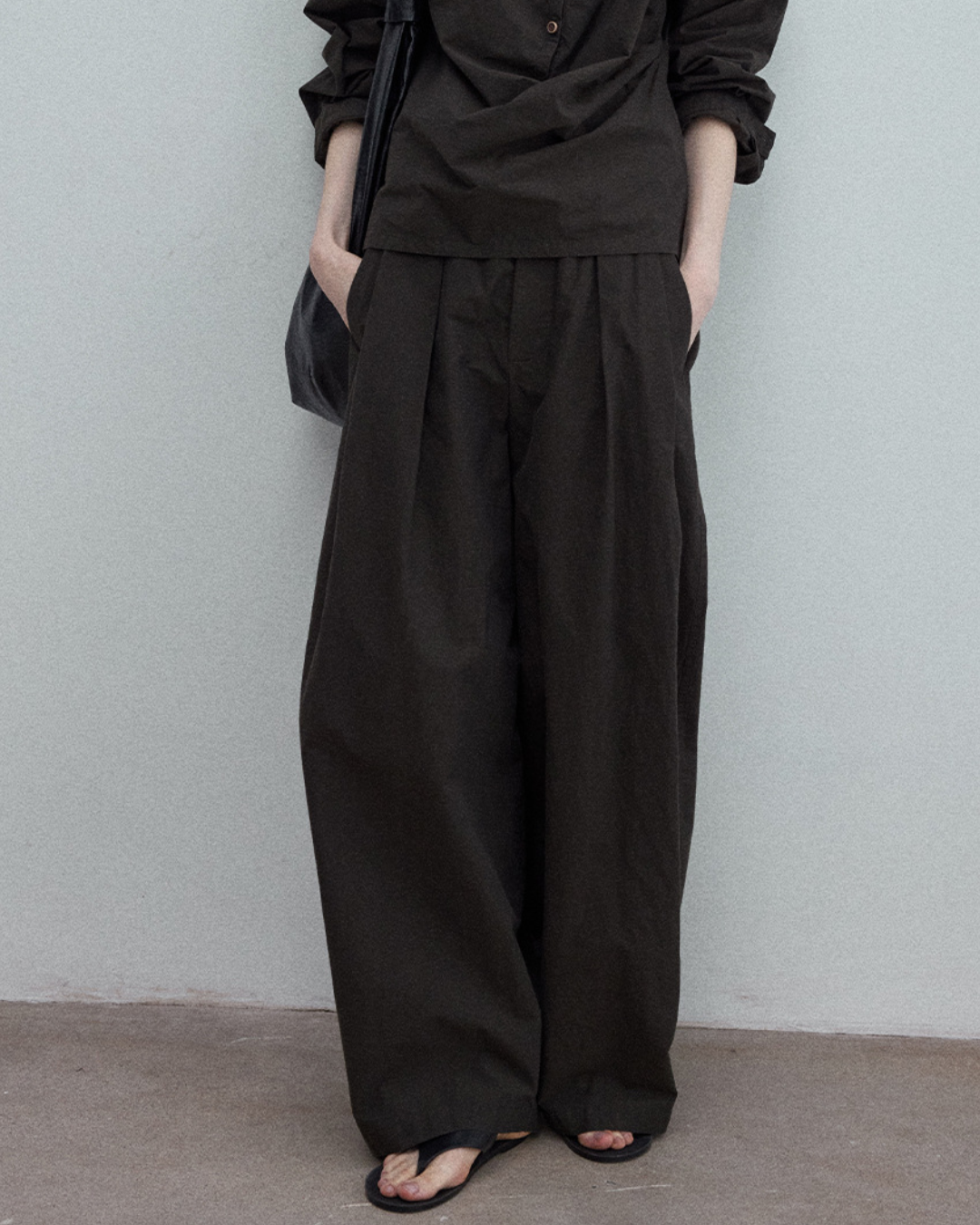 ワイドレッグタックパンツ 10073