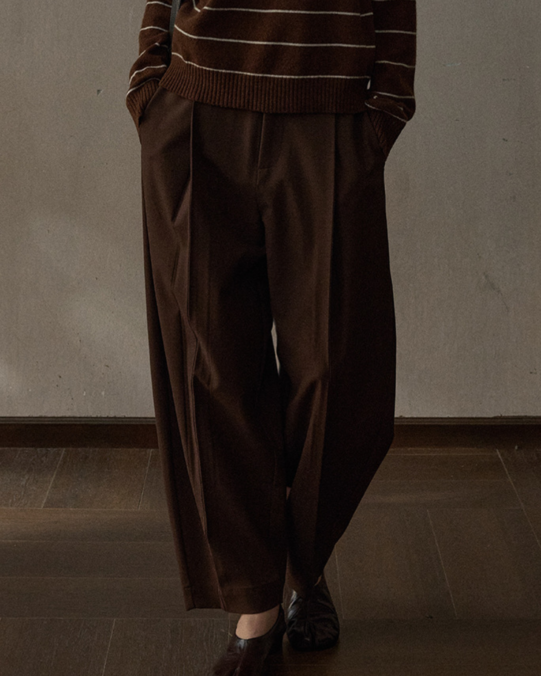 シャープカーブシルエットクロップドパンツ 10781
