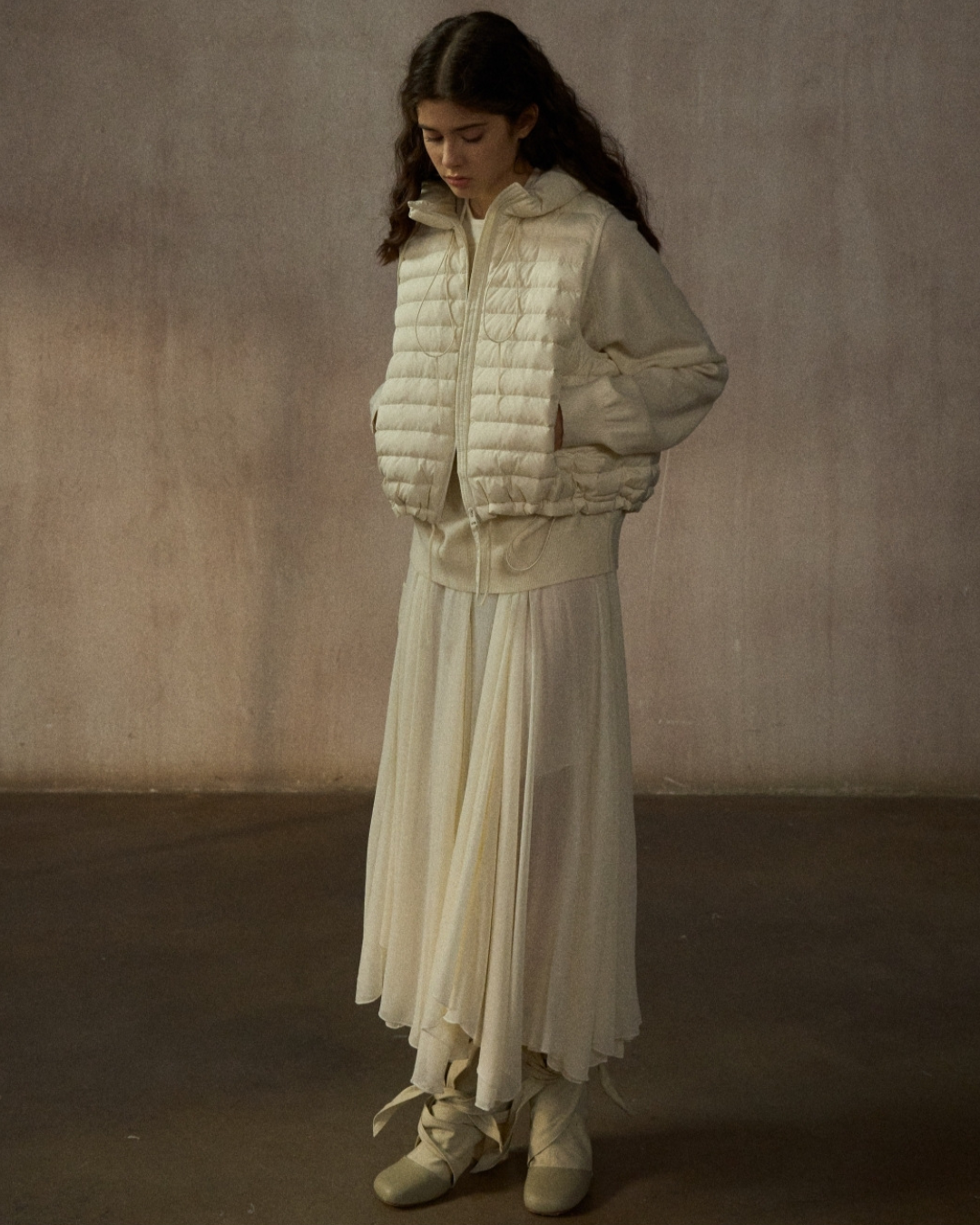 スタンドカラードローコードショートベスト 10250