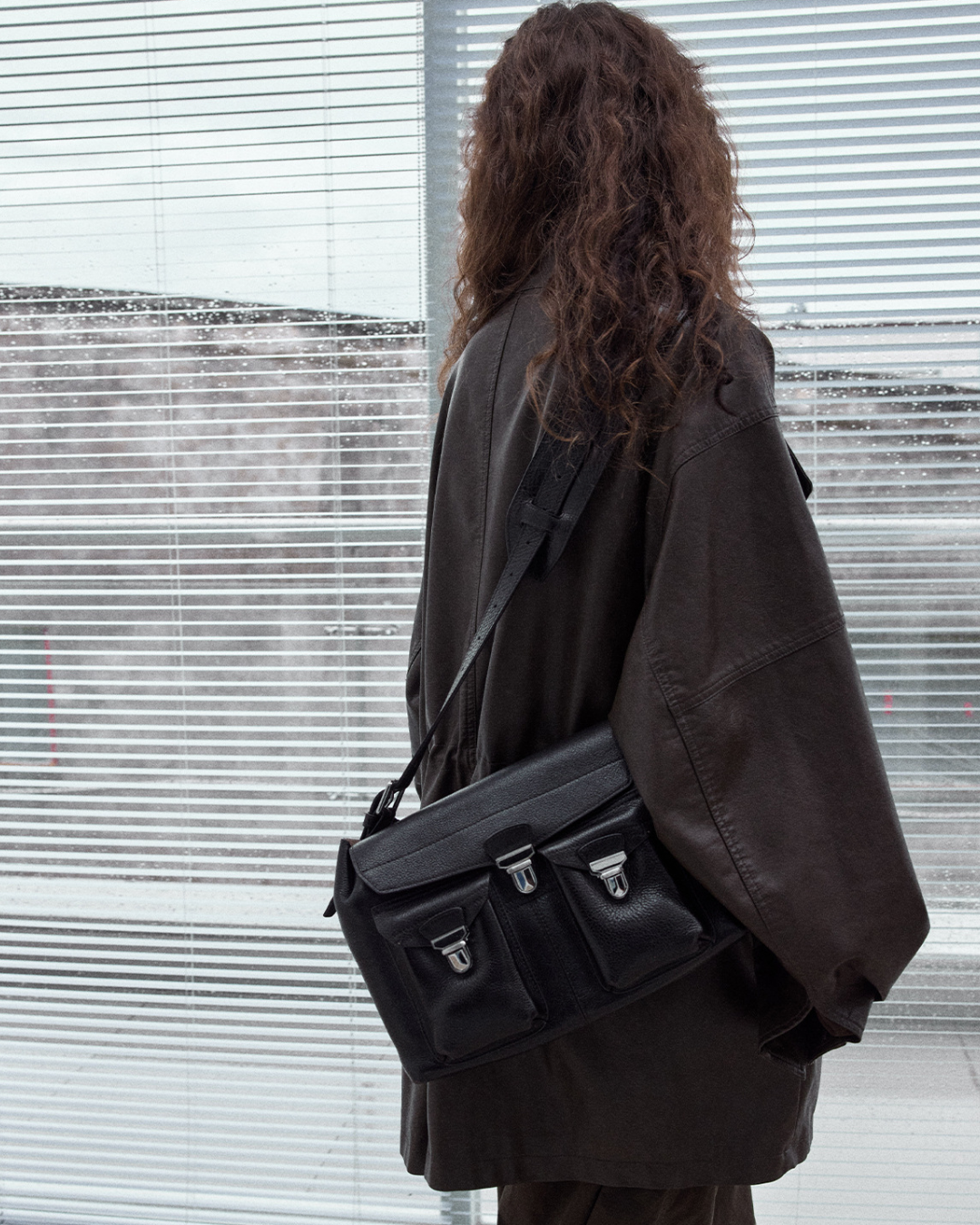 スタンドカラーダークフォルムジャケット 10338