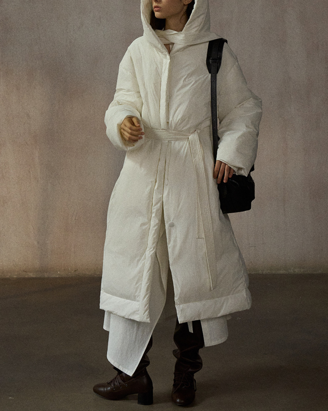 フーディーストラップロングダウンコート 10281