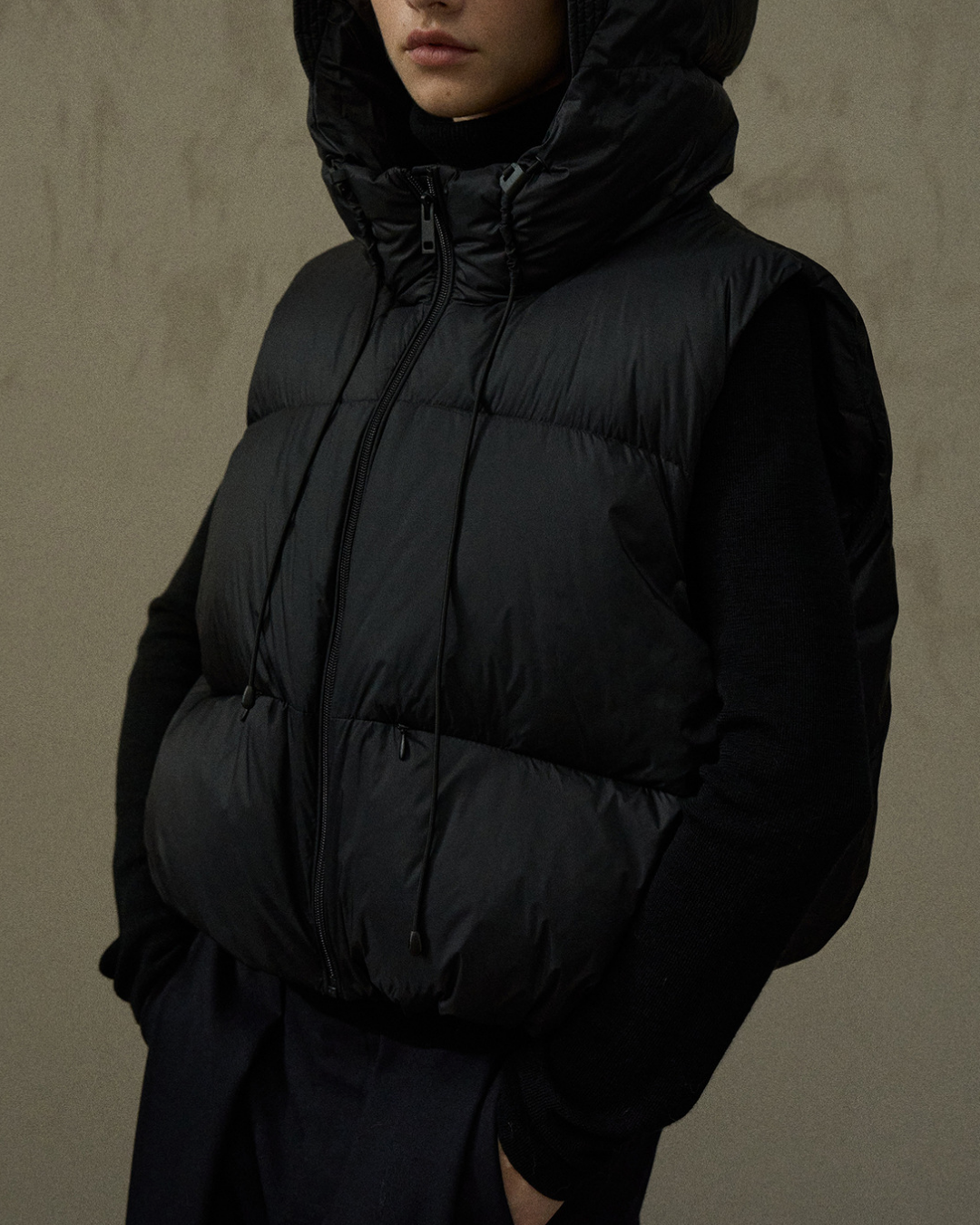 ドローコードフーディーダウンベスト 10258