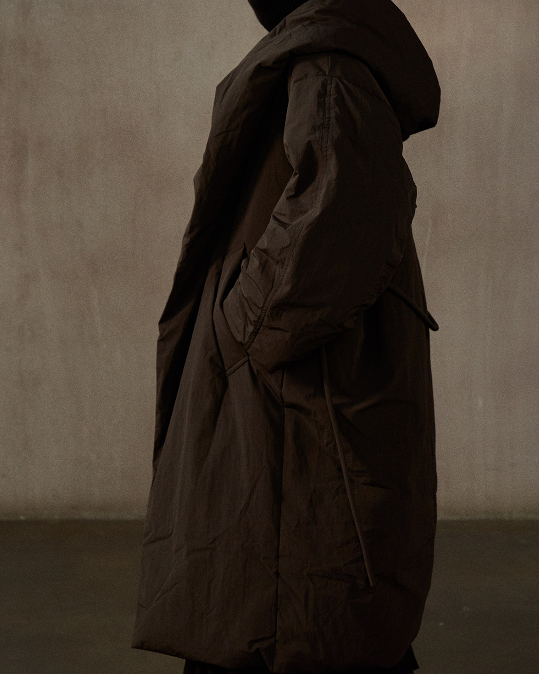 フーディーストラップロングダウンコート 10275