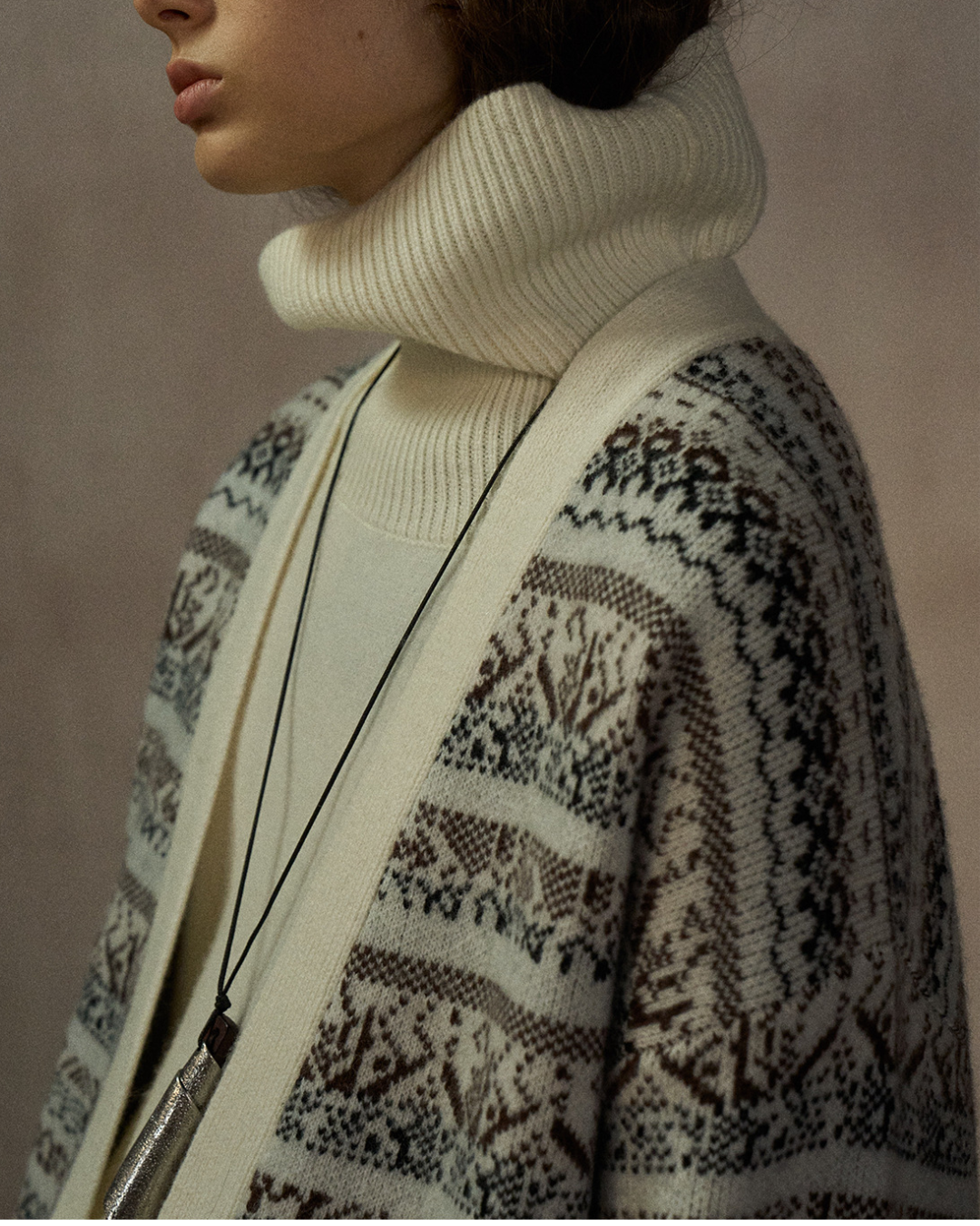 Vネックニットアイル柄カーディガン 10246