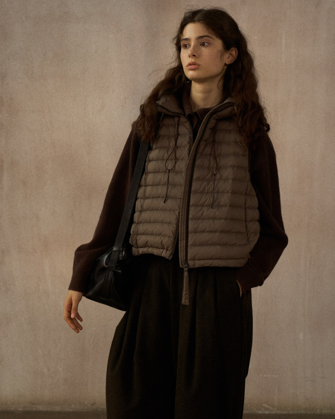 スタンドカラードローコードショートベスト 10250