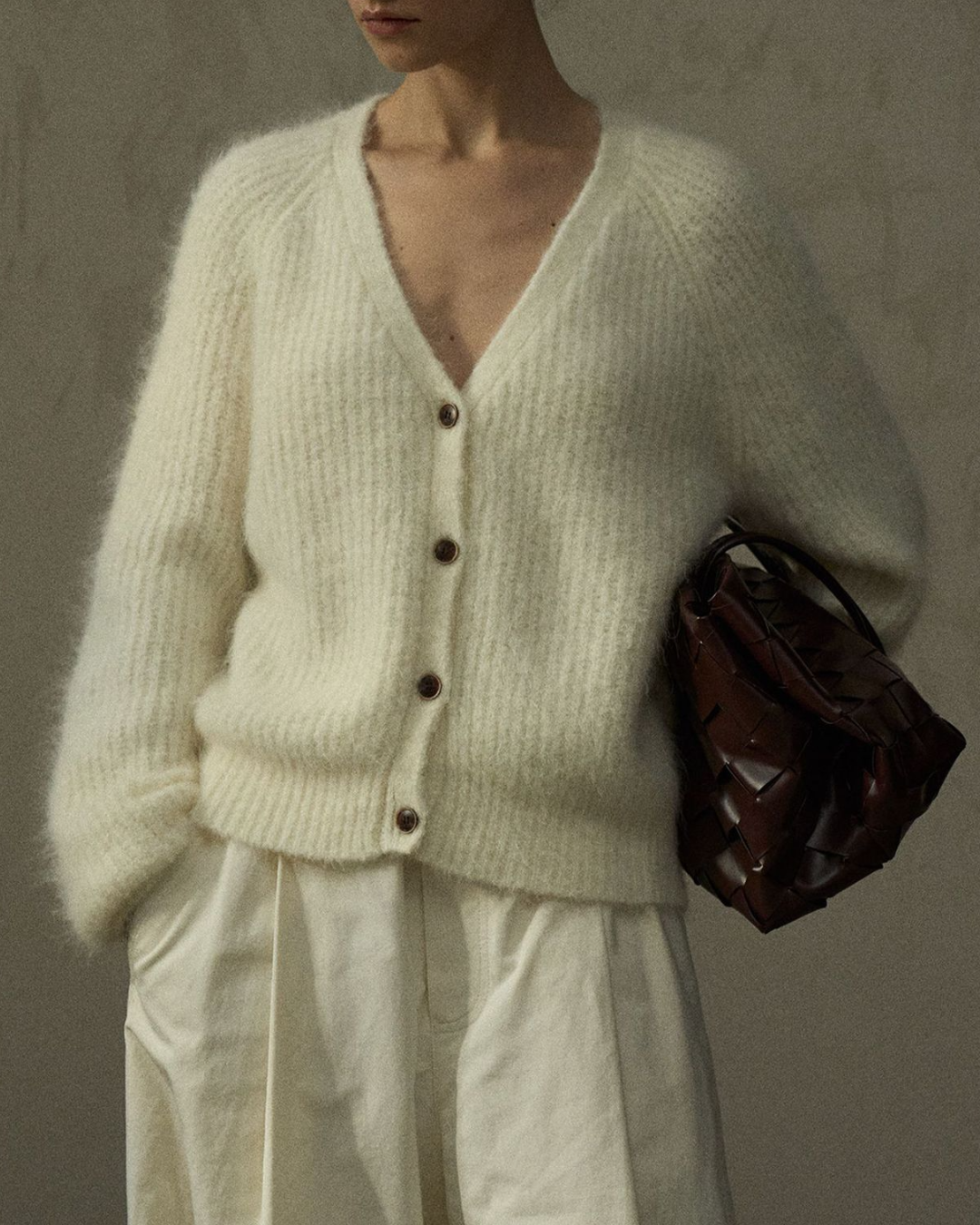 Vネックニットカーディガン 10264