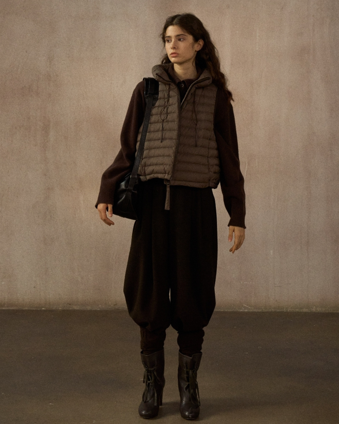 スタンドカラードローコードショートベスト 10250