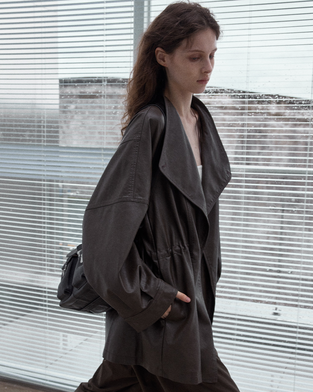 スタンドカラーダークフォルムジャケット 10338