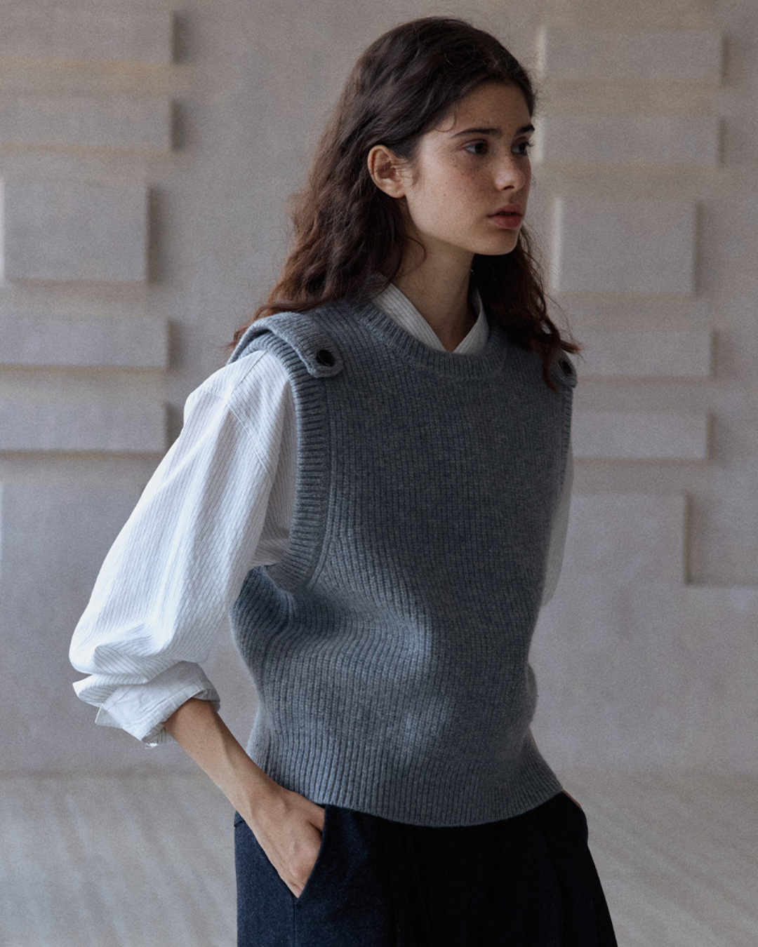 ストラクチャーショルダーニットベスト 10382