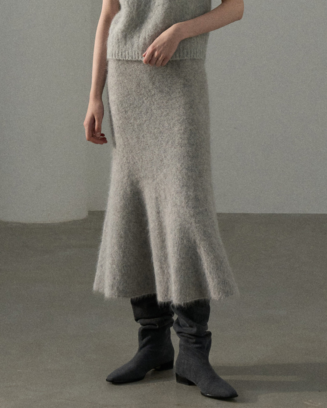 フローヘムシェイプテールニットスカート 10431