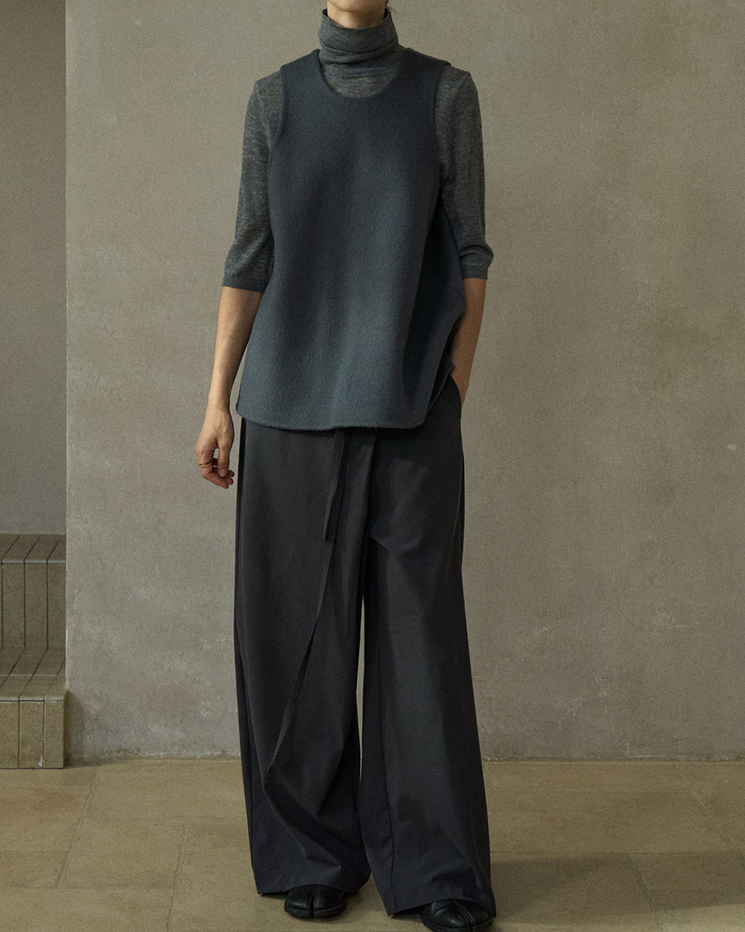 ラウンドネックベスト 10200