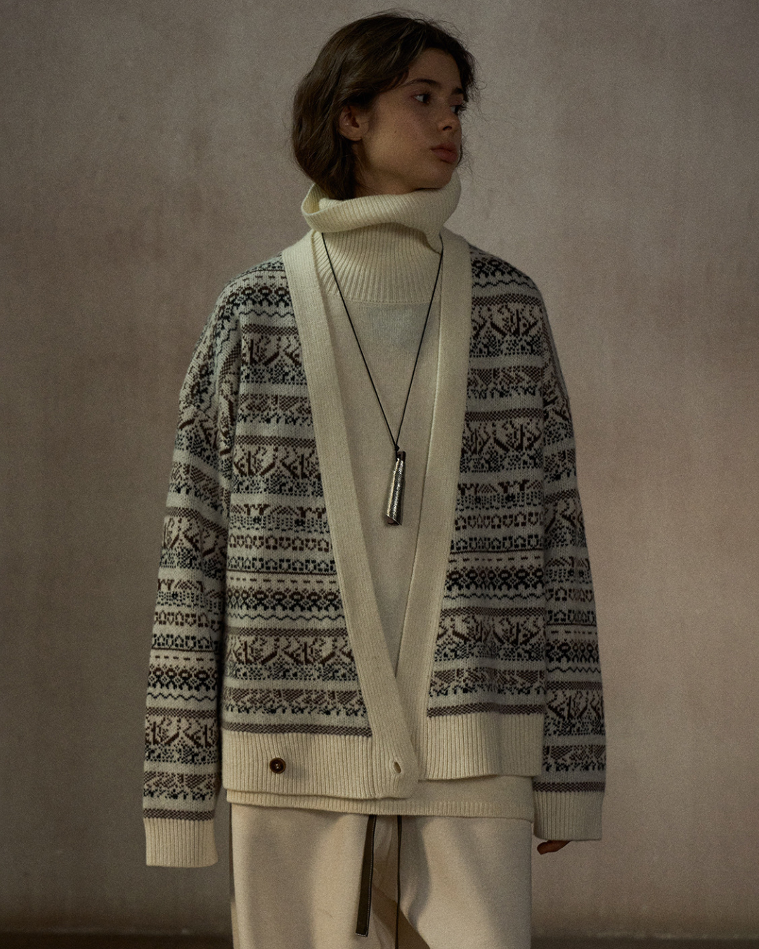 Vネックニットアイル柄カーディガン 10246