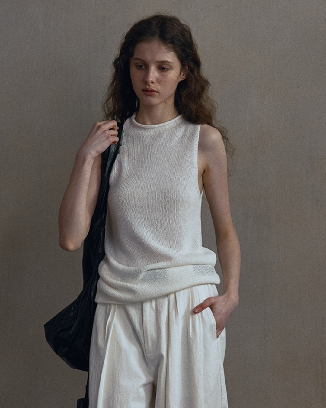 シリンダーハイネックノースリーブニット 10558