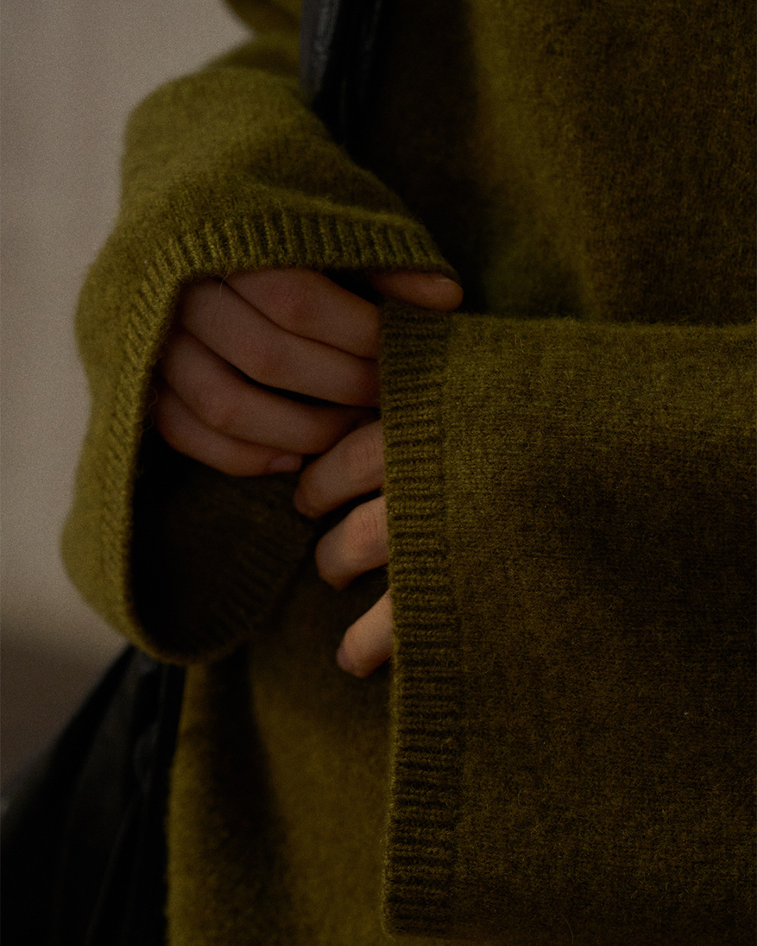 ハイカラーロングスリーブニットプルオーバー 10247