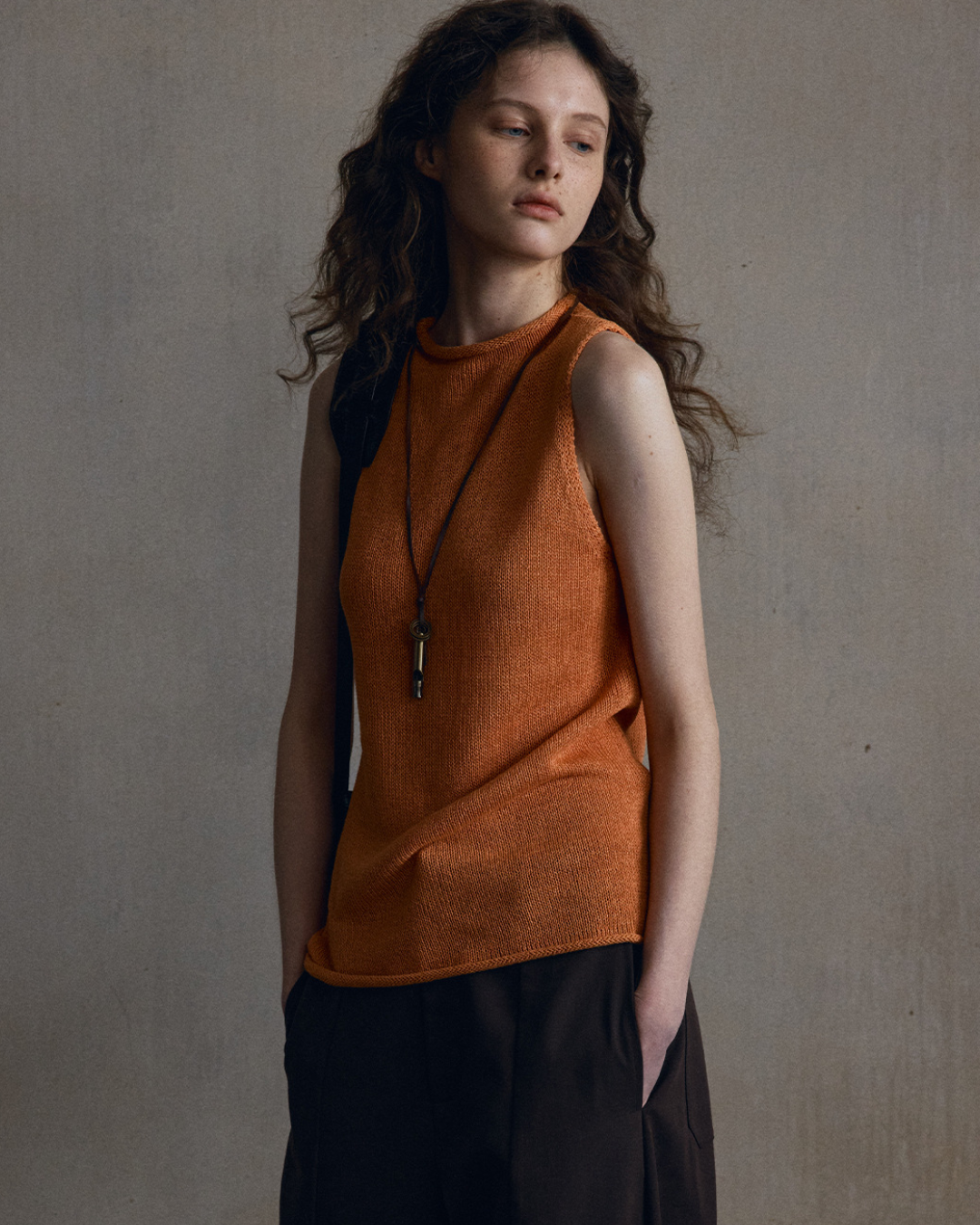 シリンダーハイネックノースリーブニット 10558