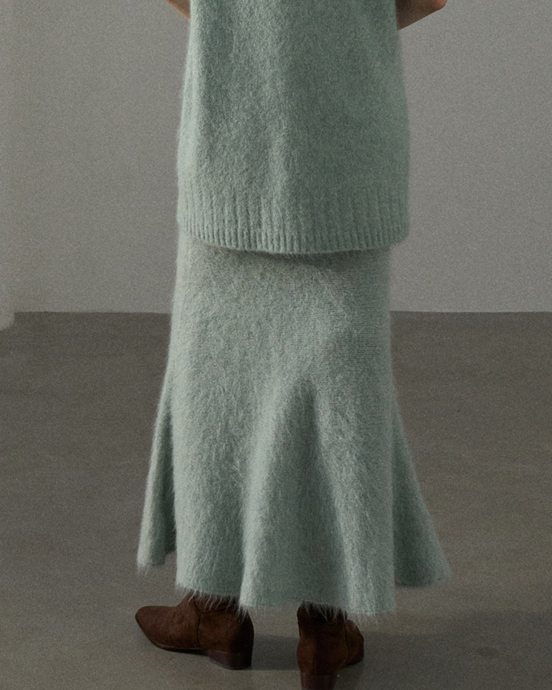 フローヘムシェイプテールニットスカート 10431