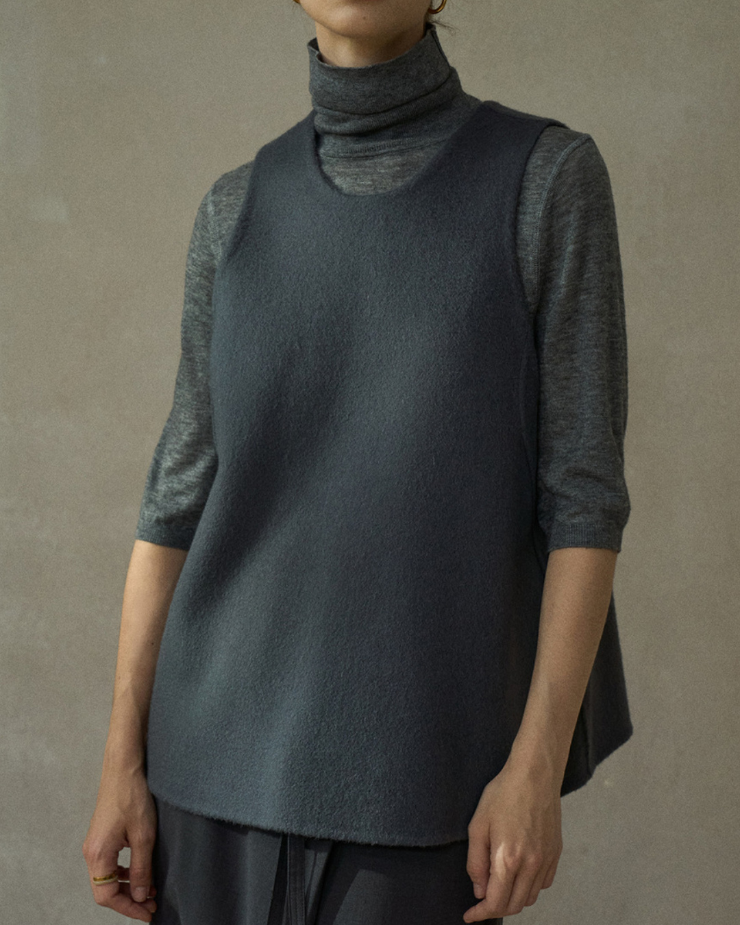 ラウンドネックベスト 10200