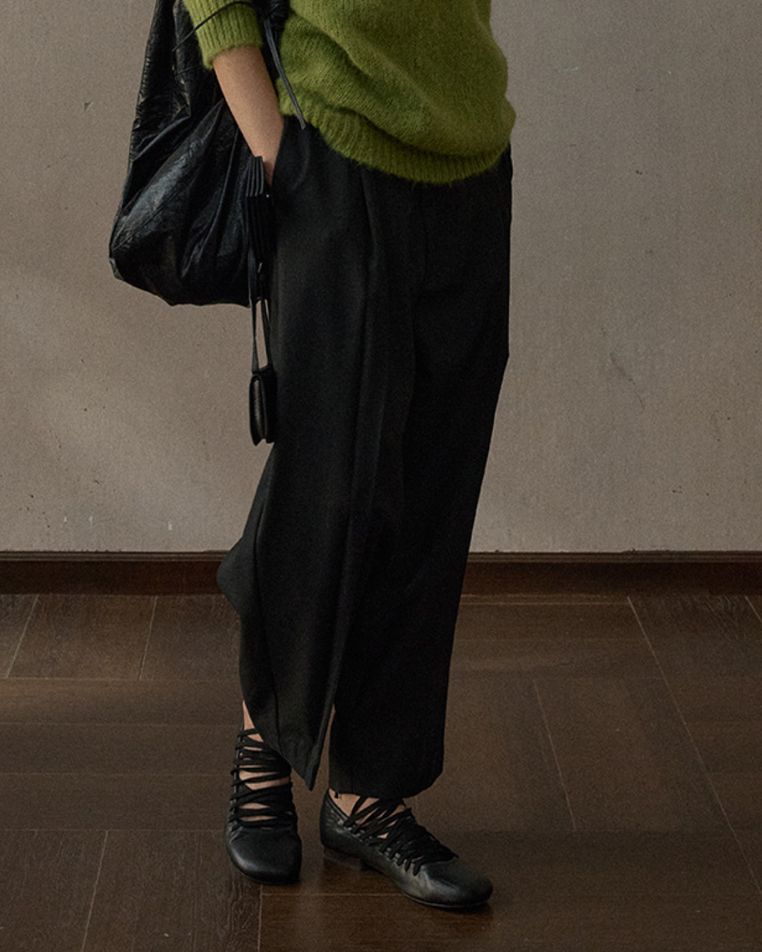 シャープカーブシルエットクロップドパンツ 10781