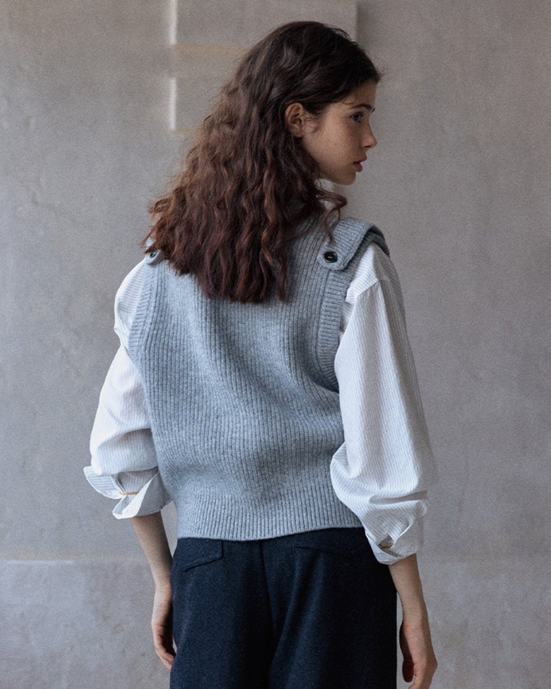 ストラクチャーショルダーニットベスト 10382