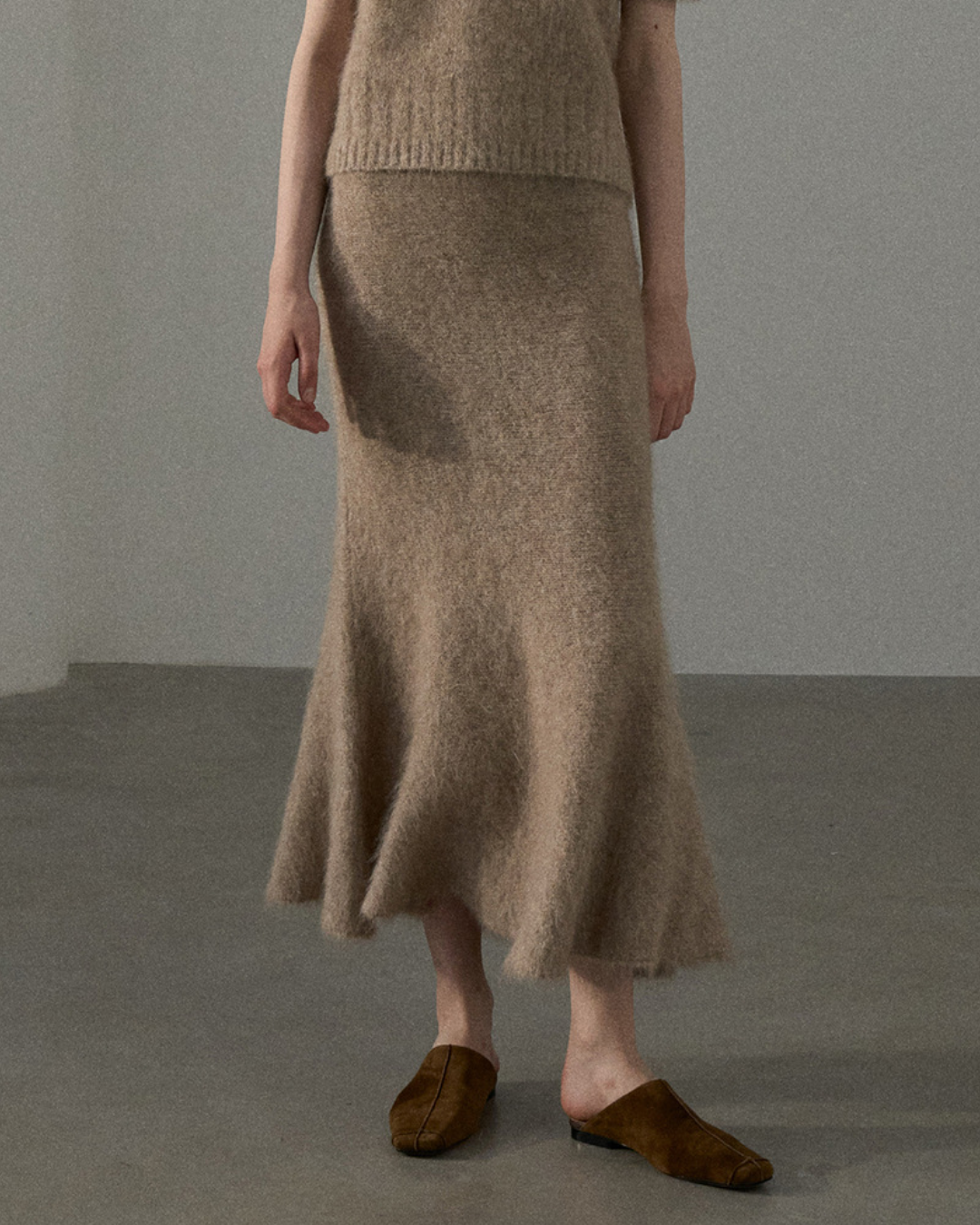 フローヘムシェイプテールニットスカート 10431
