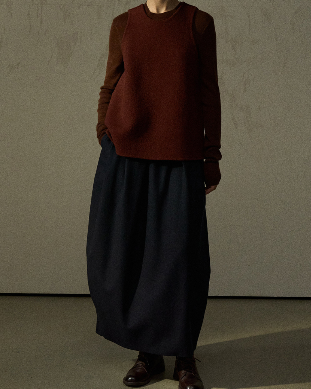 ラウンドネックニットフレアベスト 10286