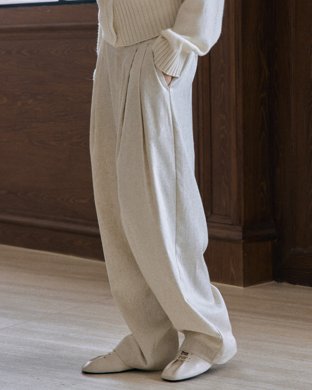 ローウエストタックパンツ 10153