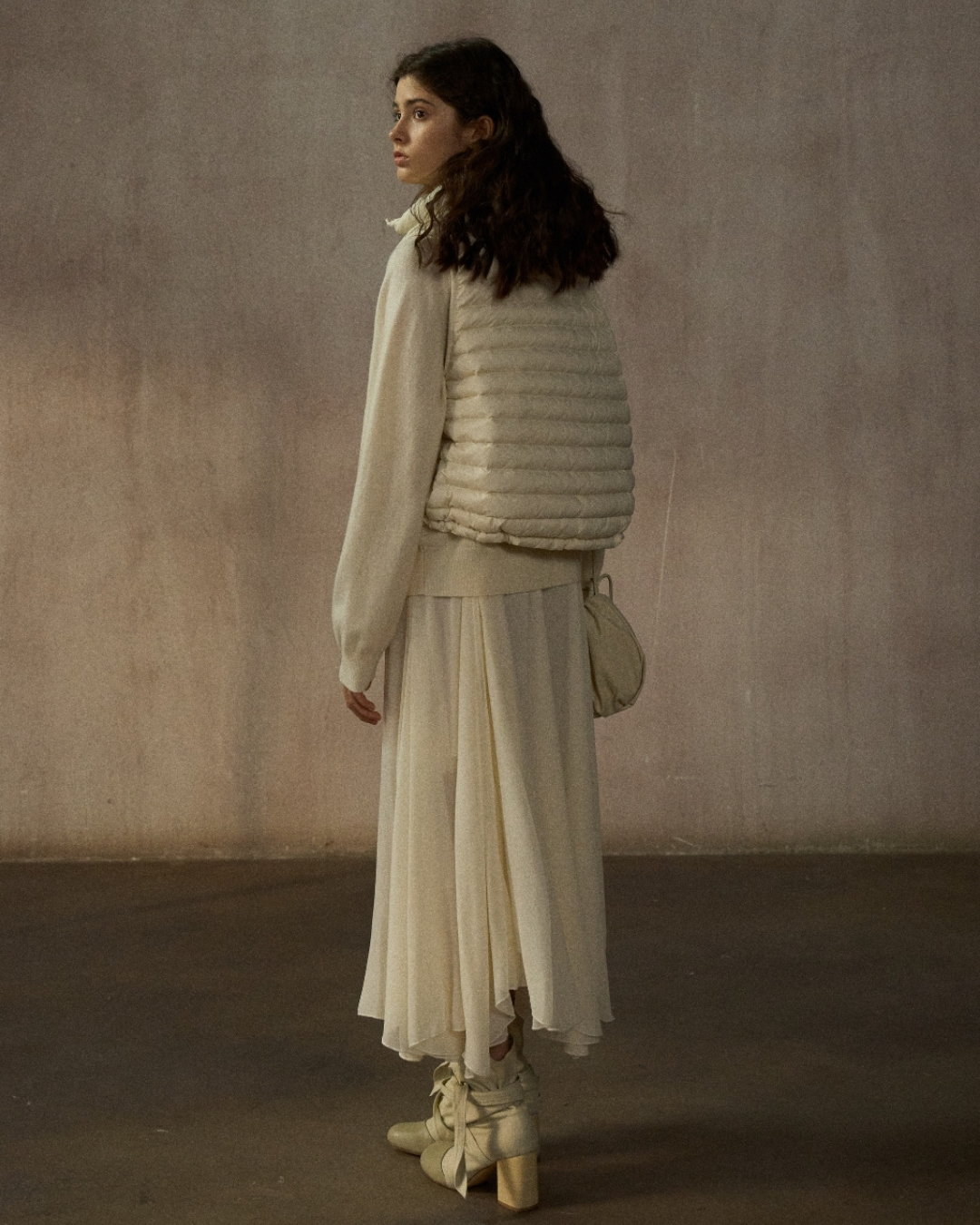 スタンドカラードローコードショートベスト 10250