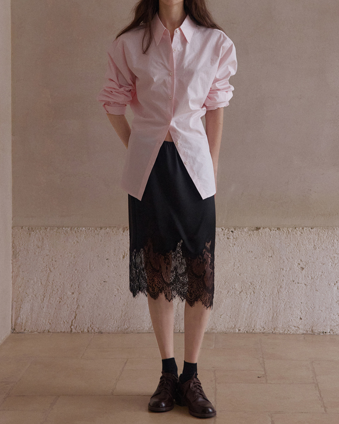 スタンダードカラーウエストスリムロングシャツ 10116