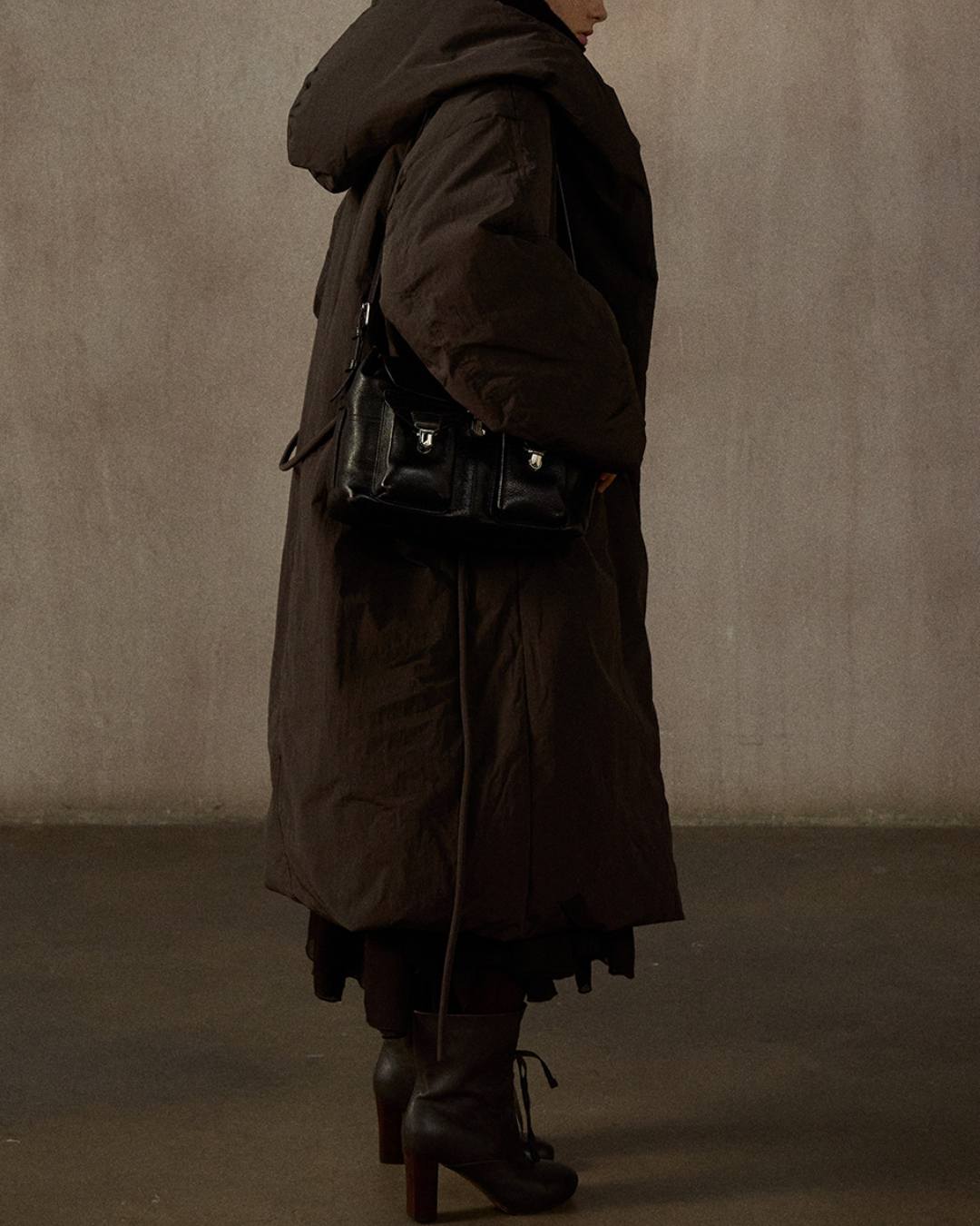 フーディーストラップロングダウンコート 10275