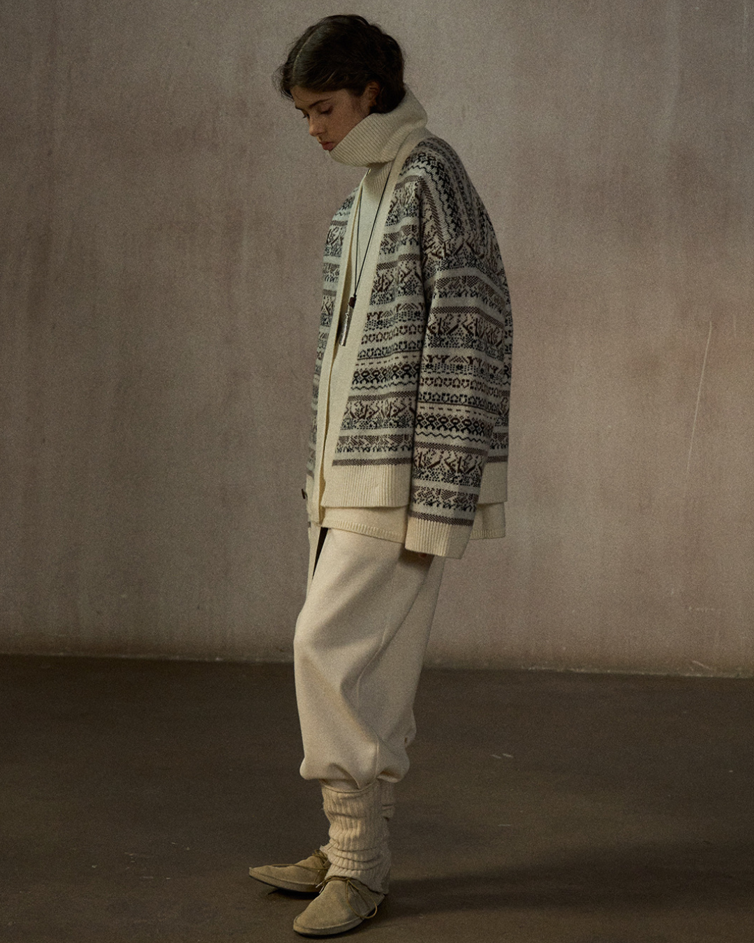 Vネックニットアイル柄カーディガン 10246