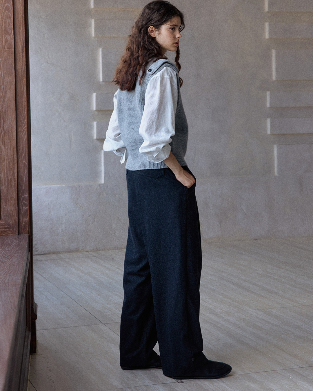 ストラクチャーショルダーニットベスト 10382